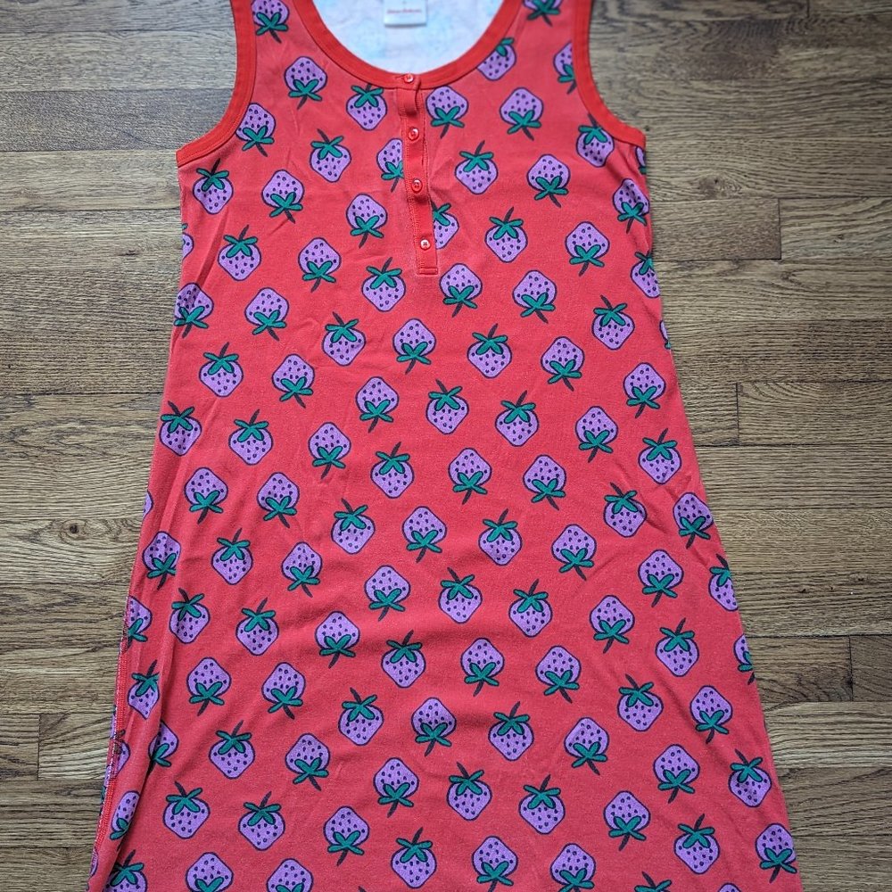 Hanna Andersson Cotton Strawberry print Nightgown Sleepwear Loungewear Sz SMALL